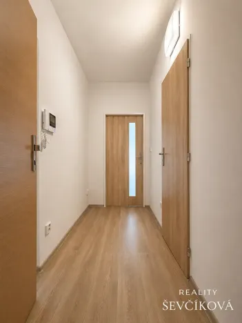 Pronájem bytu 1+kk, Hradec Králové, Milady Horákové, 32 m2