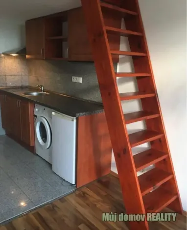 Pronájem bytu 1+kk, Praha - Vysočany, Freyova, 19 m2