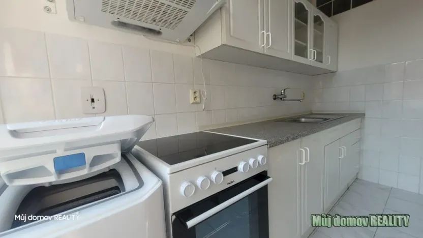 Pronájem bytu 3+1, Praha - Kobylisy, Nad záložnou, 85 m2