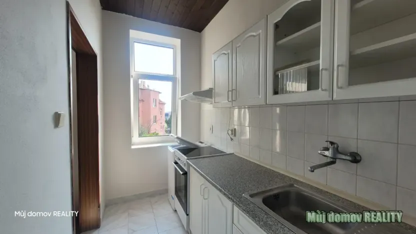 Pronájem bytu 3+1, Praha - Kobylisy, Nad záložnou, 85 m2