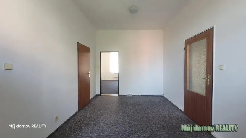 Pronájem bytu 3+1, Praha - Kobylisy, Nad záložnou, 85 m2