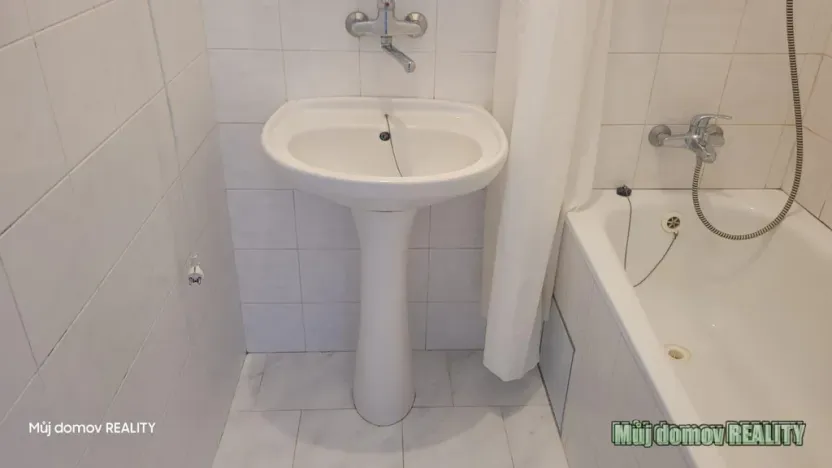 Pronájem bytu 3+1, Praha - Kobylisy, Nad záložnou, 85 m2