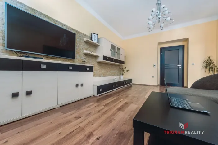 Pronájem bytu 2+1, Hradec Králové, Eliščino nábřeží, 80 m2