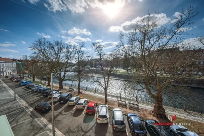 Pronájem bytu 2+1, Hradec Králové, Eliščino nábřeží, 80 m2