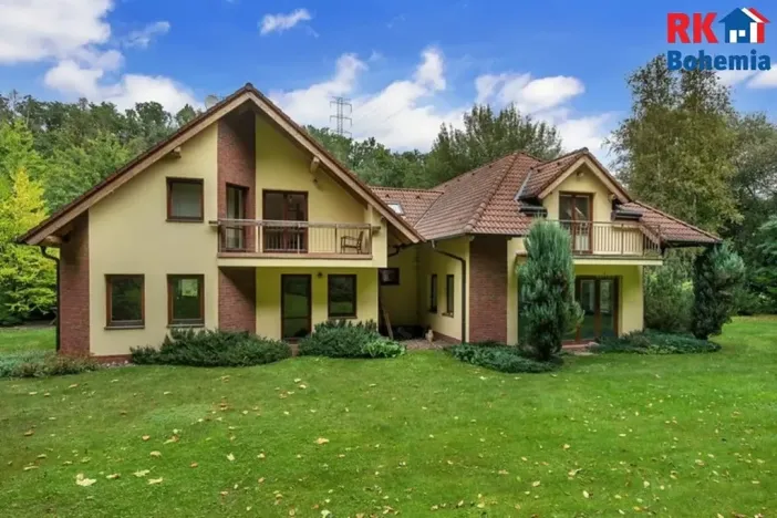 Prodej rodinného domu, Hrdlořezy, 400 m2