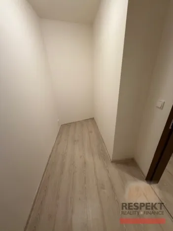 Pronájem bytu 1+kk, Kladno, Hradčanská, 32 m2