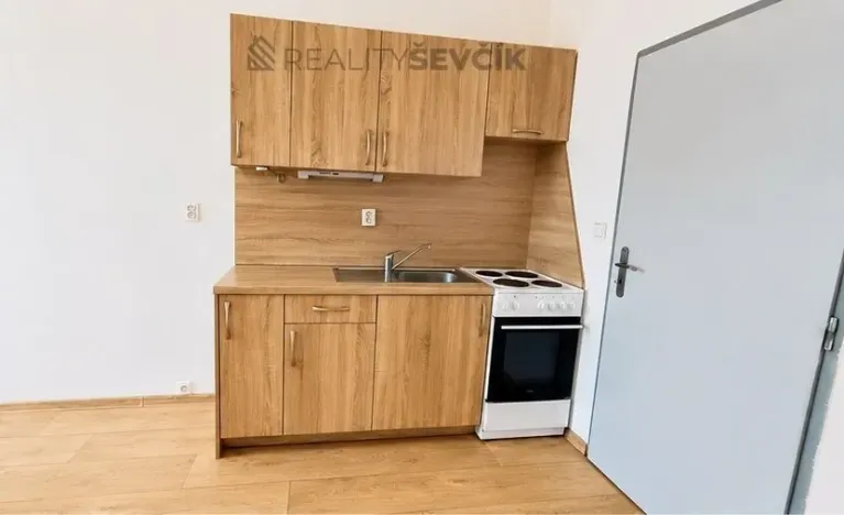 Pronájem bytu 2+kk, České Budějovice - České Budějovice 3, Pražská tř., 42 m2