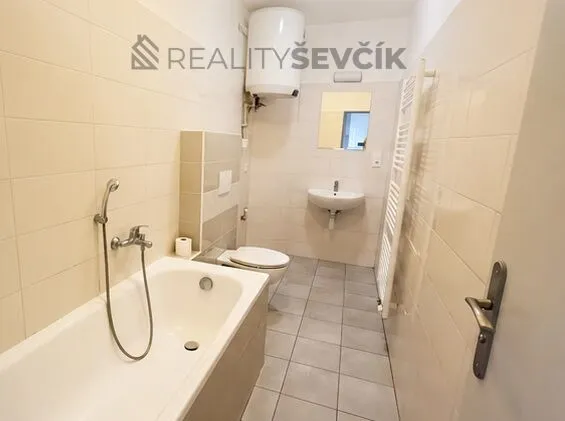 Pronájem bytu 2+kk, České Budějovice - České Budějovice 3, Pražská tř., 42 m2