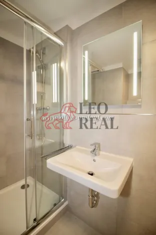 Pronájem bytu 2+kk, Praha - Vysočany, Strnadových, 63 m2