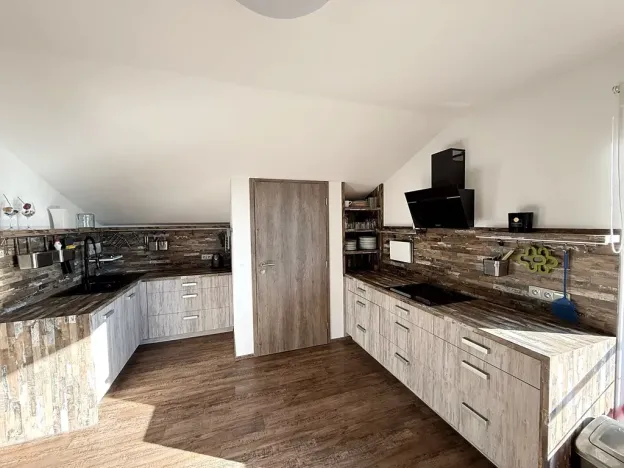 Pronájem bytu 3+1, Kostomlaty pod Milešovkou, Husova, 130 m2