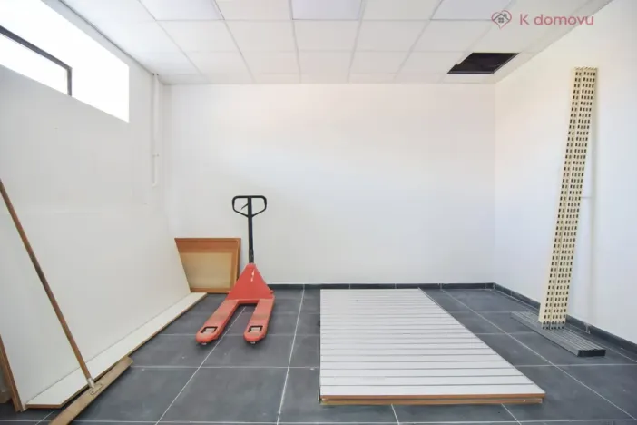 Pronájem obchodního prostoru, Olomouc - Holice, Keplerova, 126 m2