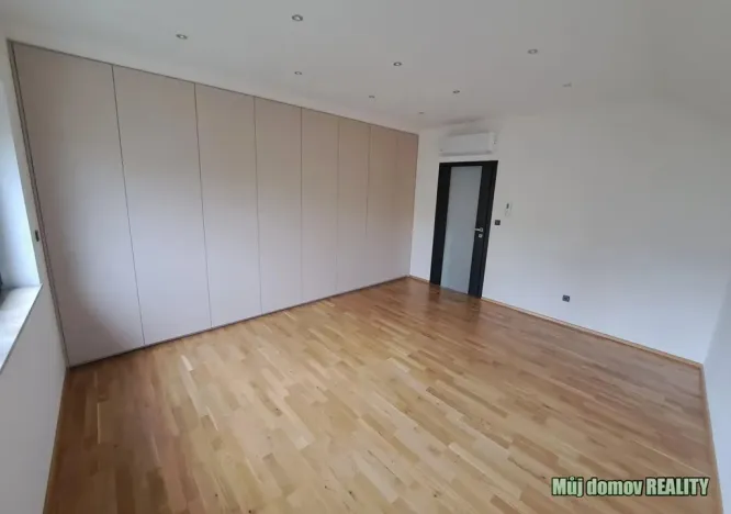 Pronájem rodinného domu, Praha - Nebušice, V uličkách, 166 m2