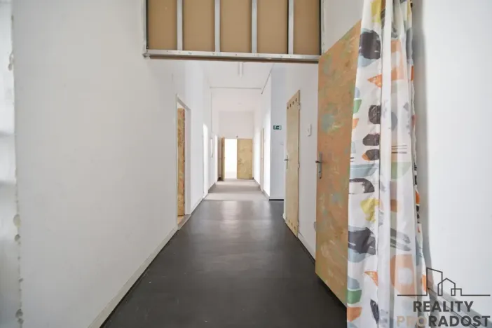 Pronájem obchodního prostoru, Havlíčkův Brod, Smetanovo náměstí, 317 m2