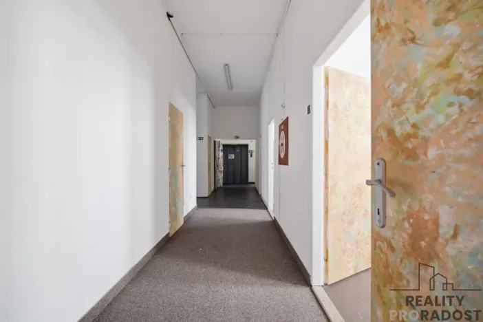 Pronájem obchodního prostoru, Havlíčkův Brod, Smetanovo náměstí, 317 m2