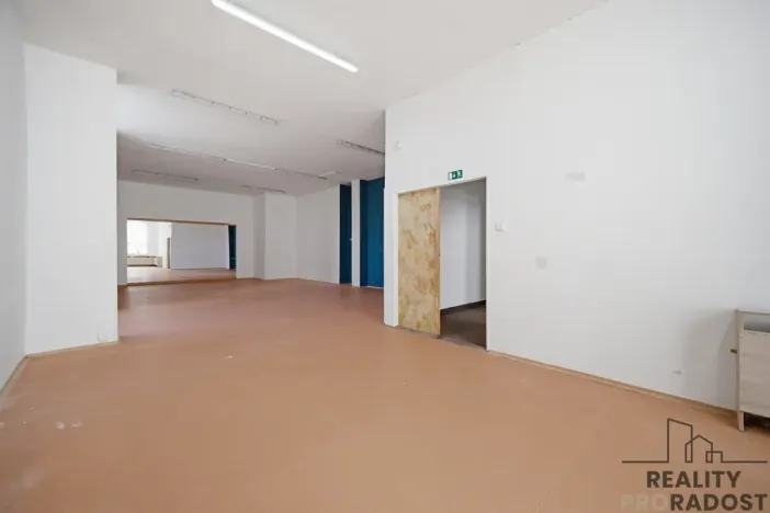 Pronájem obchodního prostoru, Havlíčkův Brod, Smetanovo náměstí, 317 m2