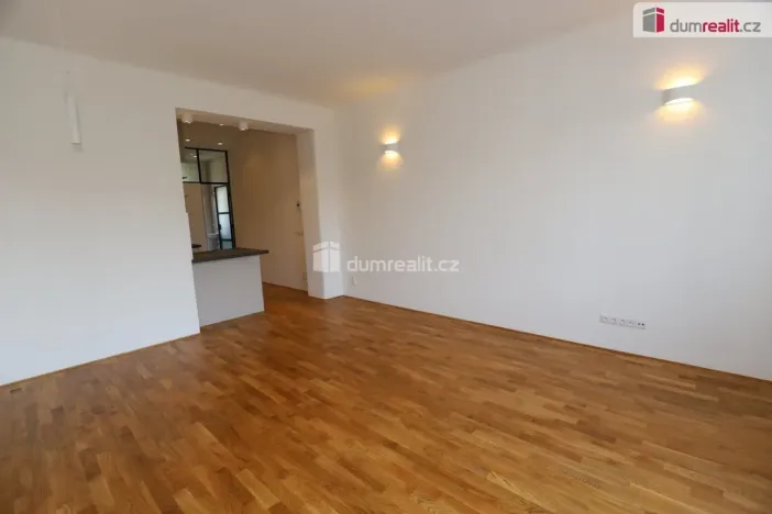 Pronájem bytu 2+kk, Praha - Podolí, Vodárenská, 57 m2