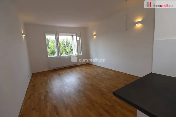 Pronájem bytu 2+kk, Praha - Podolí, Vodárenská, 57 m2
