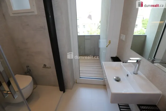 Pronájem bytu 2+kk, Praha - Podolí, Vodárenská, 57 m2