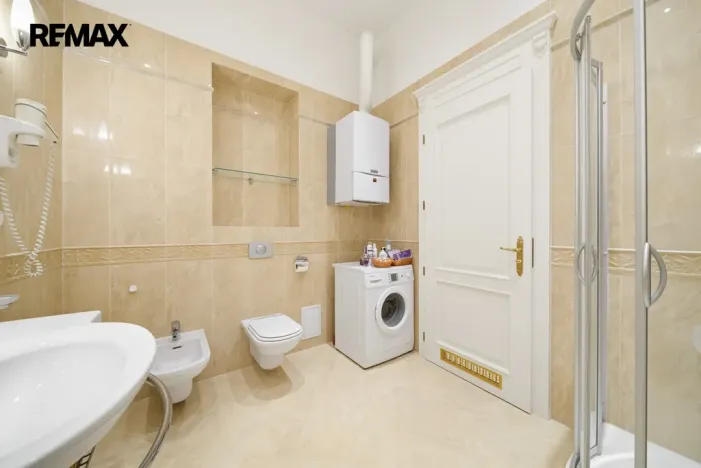 Prodej bytu 3+1, Karlovy Vary, Vřídelní, 104 m2