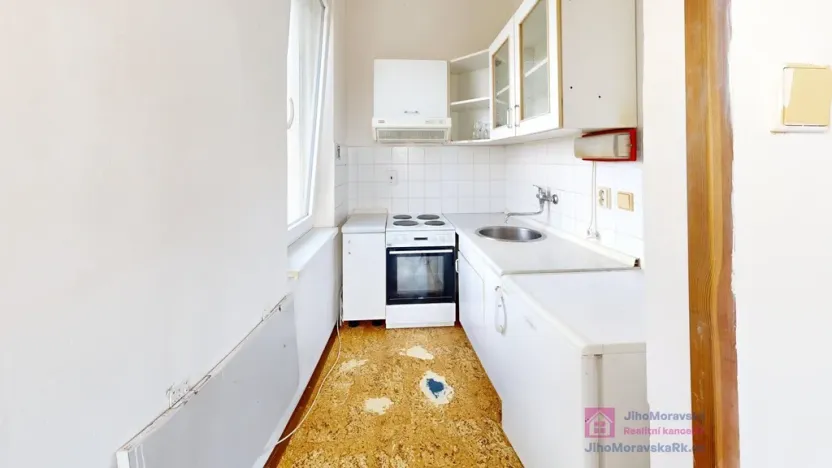 Prodej bytu 1+kk, Břeclav - Poštorná, Nádražní, 32 m2