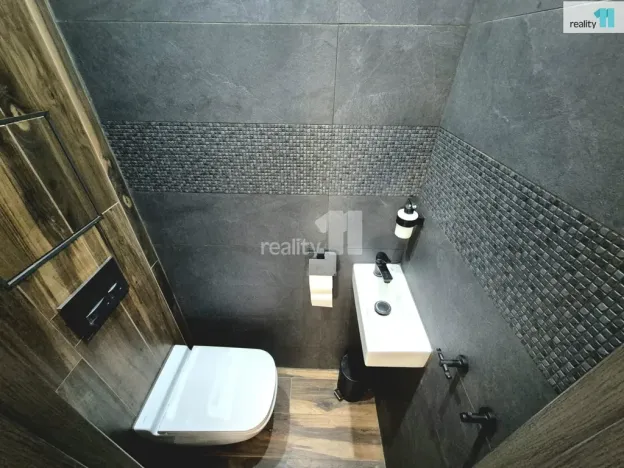 Prodej bytu 3+1, Cheb, Lesní, 64 m2