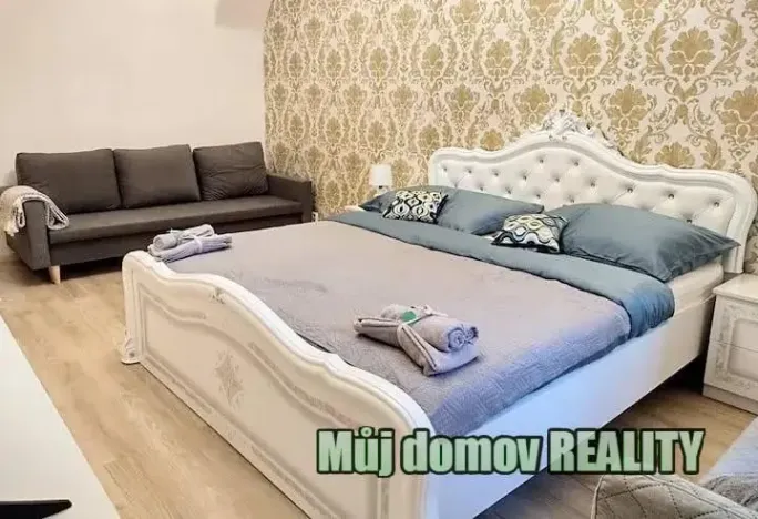 Pronájem bytu 2+kk, Praha - Karlín, Prvního pluku, 45 m2