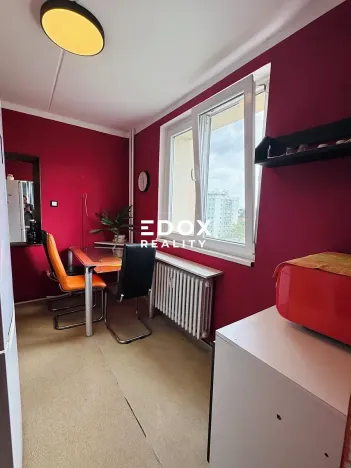 Prodej bytu 3+1, Říčany, Komenského náměstí, 64 m2