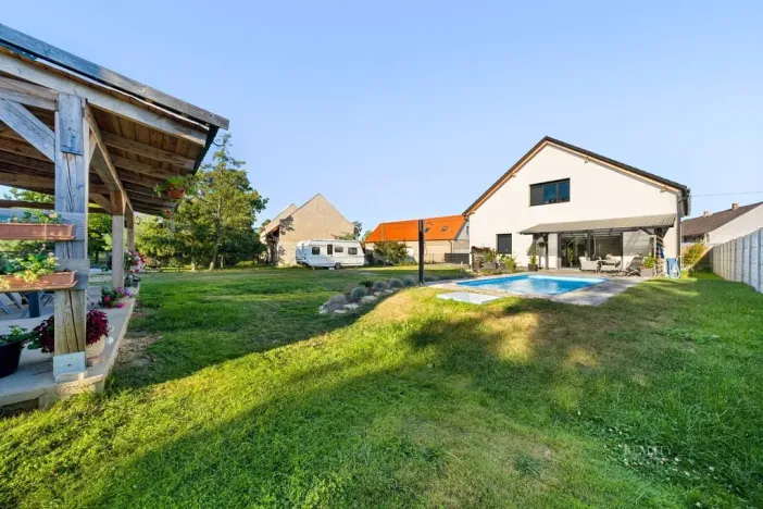 Prodej rodinného domu, Mělnické Vtelno - Radouň, Mělnická, 221 m2