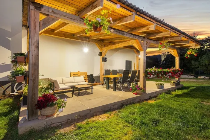 Prodej rodinného domu, Mělnické Vtelno - Radouň, Mělnická, 221 m2