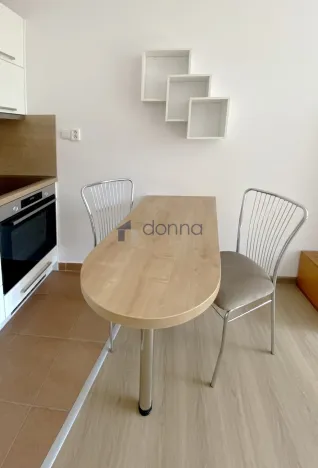 Pronájem bytu 1+kk, Praha, Přípotoční, 26 m2