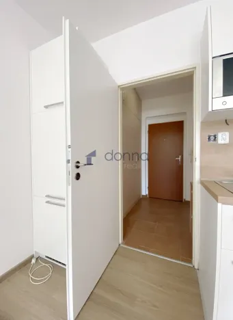 Pronájem bytu 1+kk, Praha, Přípotoční, 26 m2