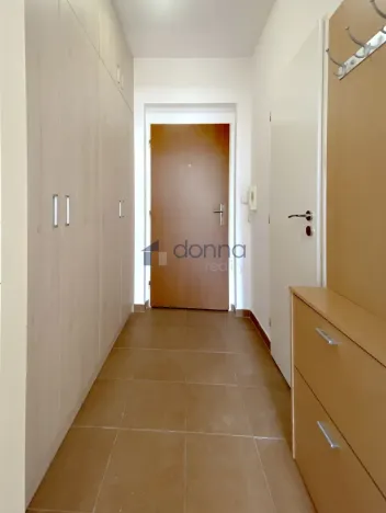 Pronájem bytu 1+kk, Praha, Přípotoční, 26 m2