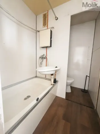Pronájem bytu 1+1, Chomutov, Kundratická, 38 m2