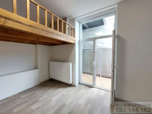 Pronájem bytu 1+kk, Opava - Předměstí, Nákladní, 32 m2
