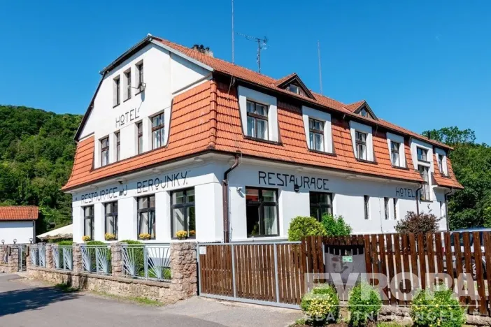 Prodej komerční nemovitosti, Srbsko, K Přívozu, 458 m2