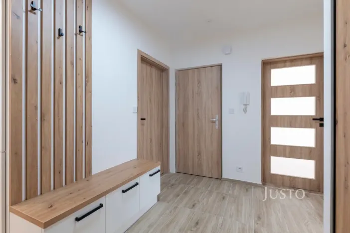 Pronájem bytu 2+1, Zlín, L. Váchy, 54 m2