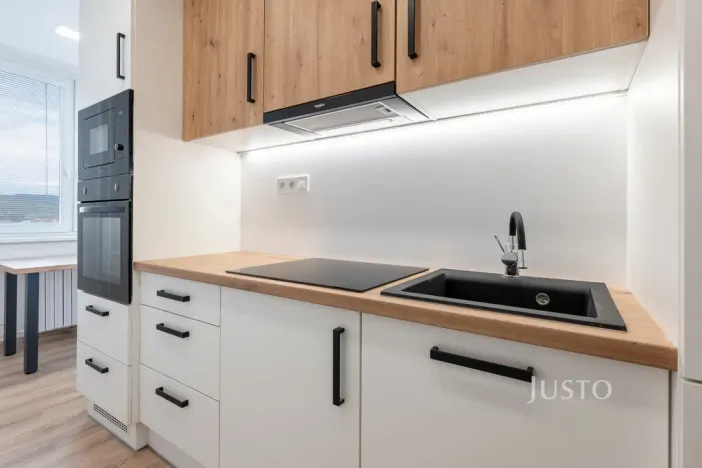 Pronájem bytu 2+1, Zlín, L. Váchy, 54 m2