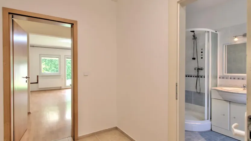 Pronájem bytu 1+kk, Chýně, Na Kališti, 36 m2