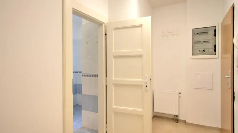 Pronájem bytu 1+kk, Chýně, Na Kališti, 36 m2