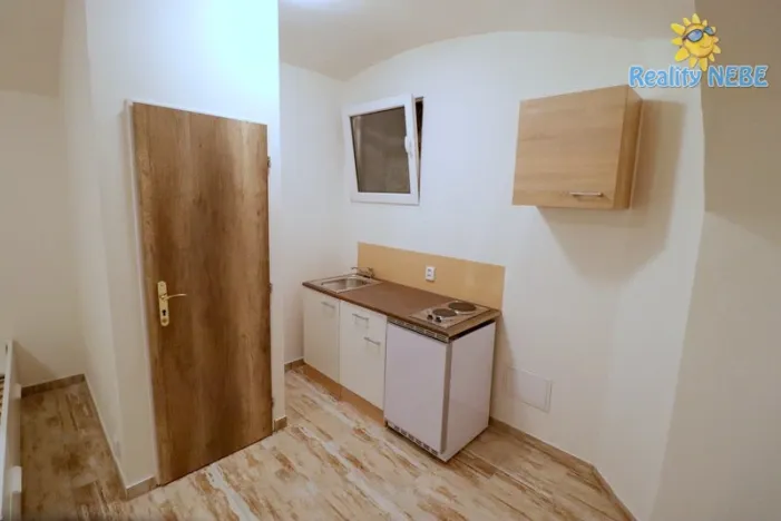 Pronájem bytu 1+kk, Praha - Košíře, Plzeňská, 21 m2