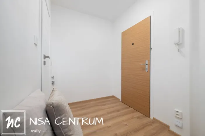 Pronájem bytu 1+kk, Liberec, Polní, 27 m2