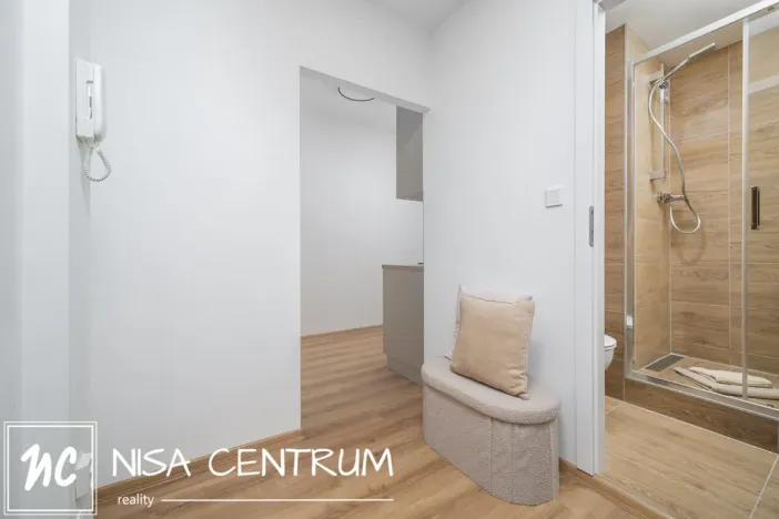 Pronájem bytu 1+kk, Liberec, Polní, 27 m2
