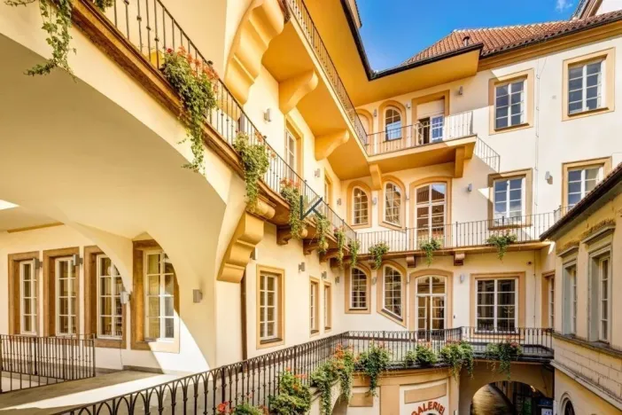 Pronájem kanceláře, Praha - Staré Město, Malé náměstí, 250 m2