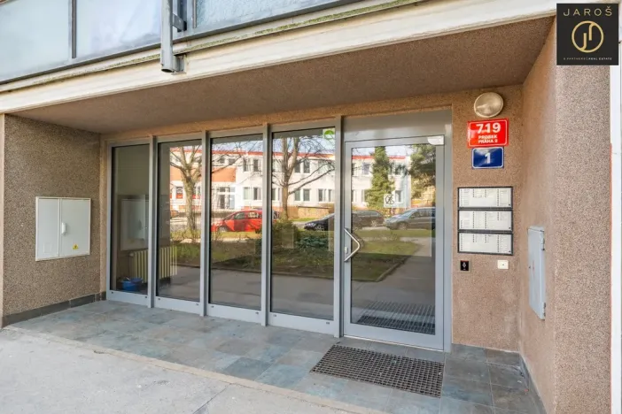 Pronájem bytu 2+kk, Praha - Prosek, Jablonecká, 55 m2