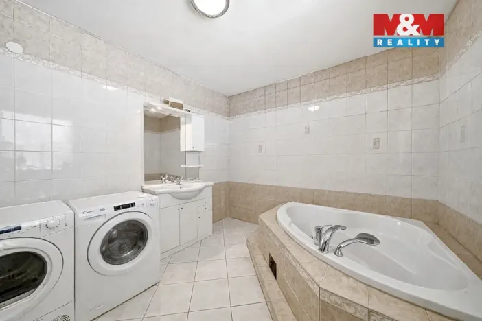 Prodej rodinného domu, Cerekvice nad Loučnou, 302 m2