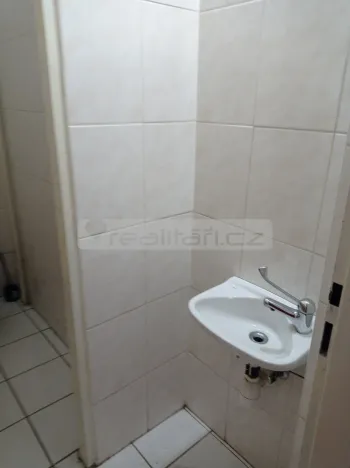Pronájem obchodního prostoru, Nepomuk, náměstí Augustina Němejce, 69 m2