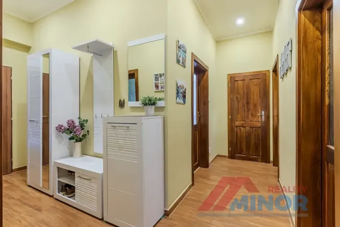 Prodej bytu 3+1, Slaný, Ouvalova, 94 m2