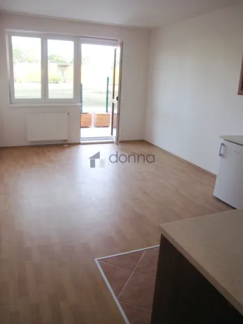 Pronájem bytu 1+kk, Praha, Strančická, 27 m2