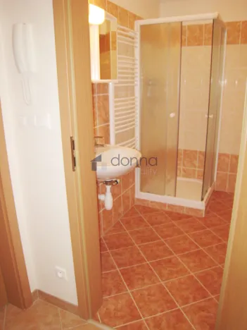 Pronájem bytu 1+kk, Praha, Strančická, 27 m2