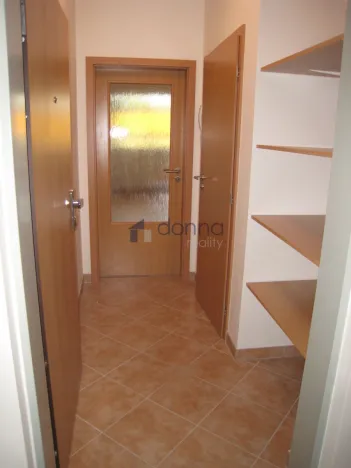 Pronájem bytu 1+kk, Praha, Strančická, 27 m2
